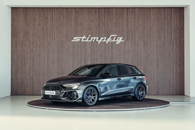Grau Gebraucht 2023 Audi RS3 Sportback Performance Kleinwagen | 85.000 € (Teuer) - Bild 1/4