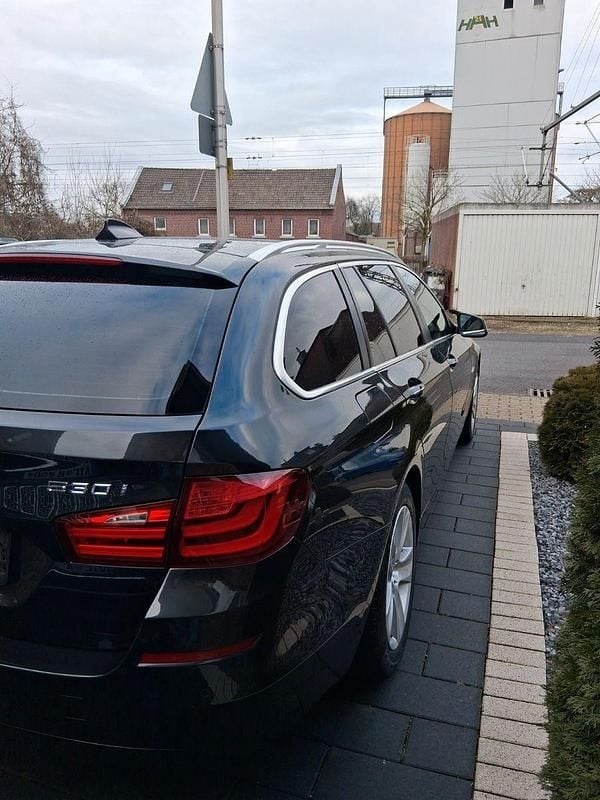 Gebraucht BMW 530 272 PS (200 kW) 2012 Grau Kombi