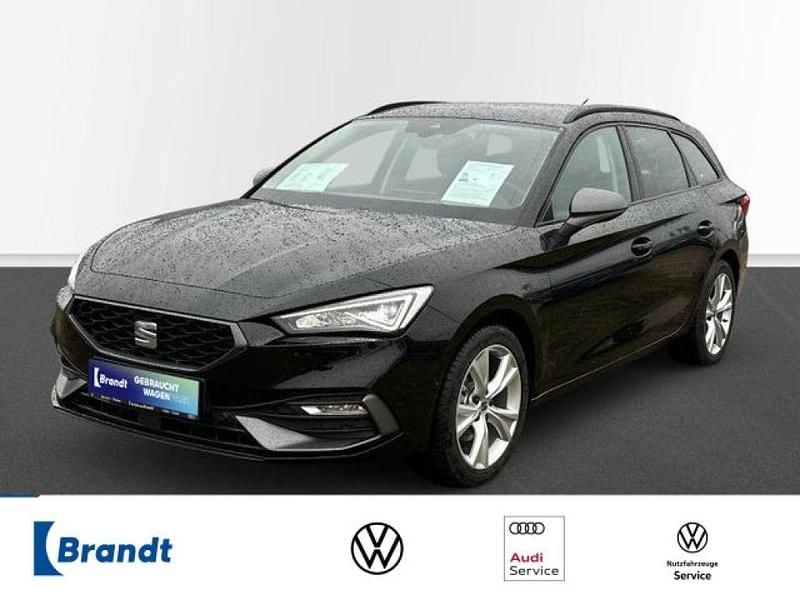 Midnight schwarz metallic (metallic) Gebraucht 2024 Seat Leon FR Kombi | 28.690 € (Guter Preis) - Bild 1/3