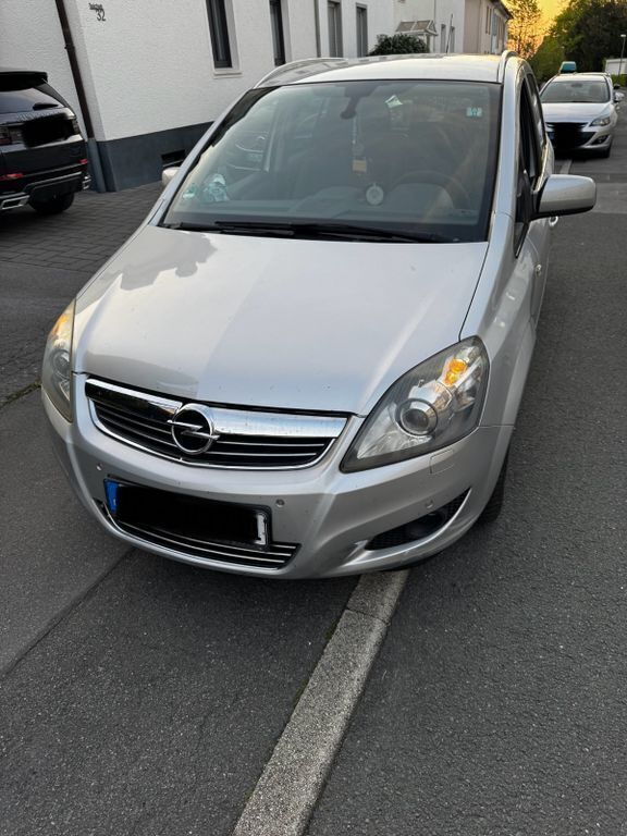 Grau Gebraucht 2009 Opel Zafira Innovation Van / Kleinbus | 4.800 € (Fairer Preis) - Bild 1/4