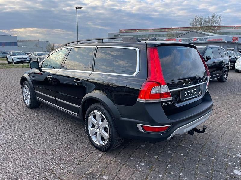 Gebraucht Volvo XC70 Summum 181 PS (133 kW) 2016 Schwarz Kombi