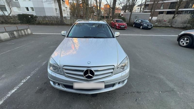 Gebraucht Mercedes C220 Elegance 170 PS (125 kW) 2008 Silber Limousine