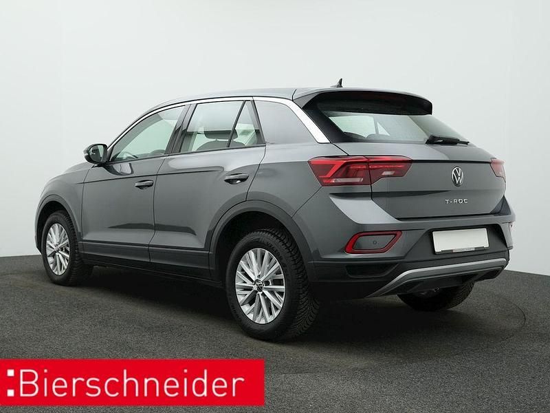 Gebraucht VW T-Roc Basis 116 PS (85 kW) 2024 Grau SUV
