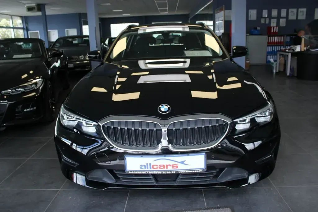 Gebraucht BMW 318 Advantage 150 PS (110 kW) 2021 Schwarz Kombi