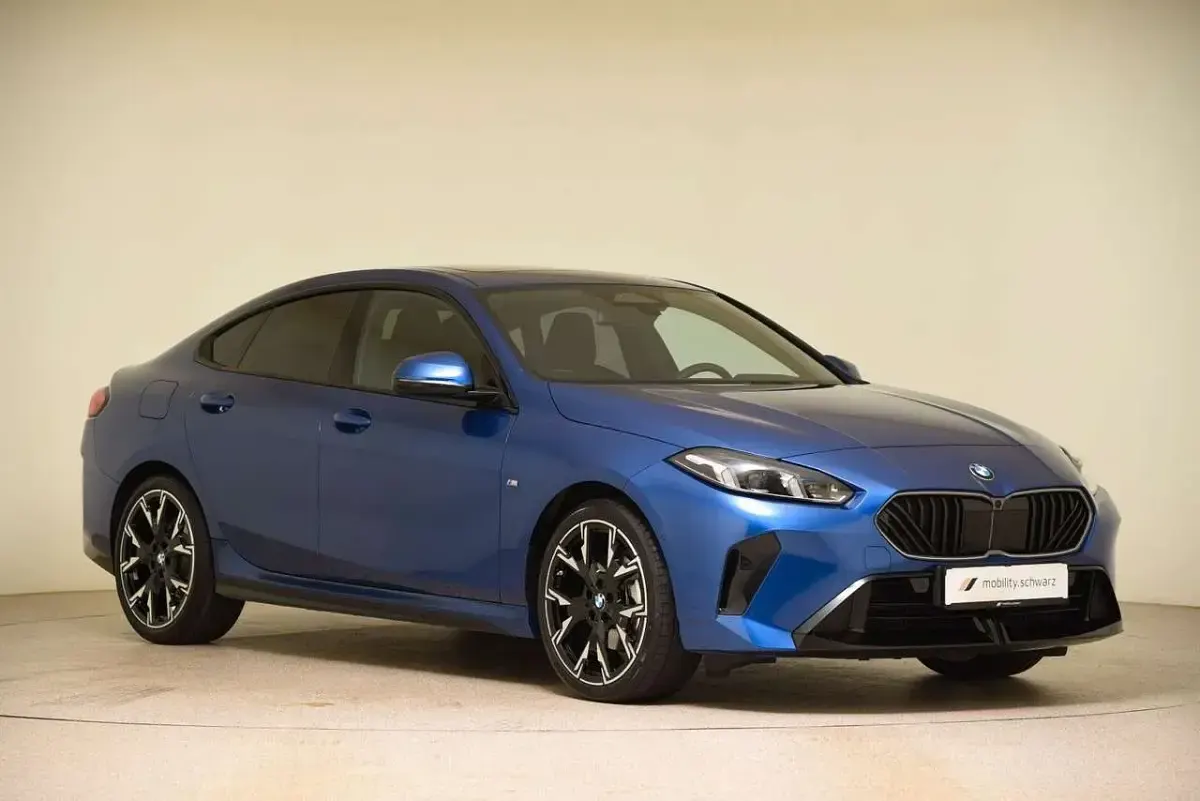 Gebraucht BMW 220 M Sport 150 PS (110 kW) 2025 Portimao blau metallic Coupé