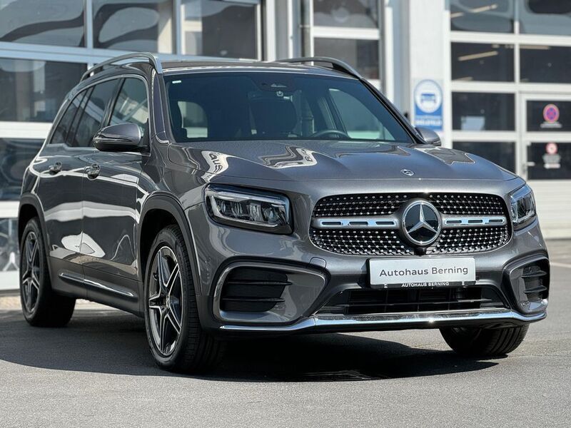 Mountaingrau met. Gebraucht 2024 Mercedes GLB250 AMG line SUV | 49.900 € (Fairer Preis) - Bild 1/4