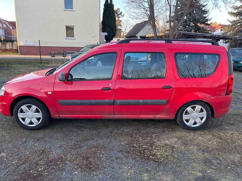 Gebraucht Dacia Logan MCV 84 PS (61 kW) 2011 Rot Kombi