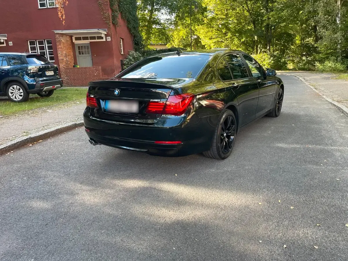 Gebraucht BMW 730 258 PS (189 kW) 2012 Schwarz Limousine