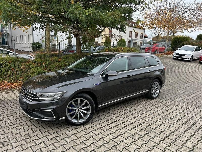 Grau Gebraucht 2022 VW Passat GTE Kombi | 22.980 € (Guter Preis) - Bild 1/4