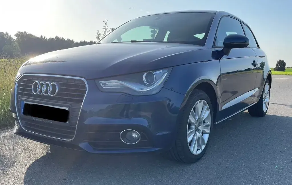 Gebraucht Audi A1 Ambition 105 PS (77 kW) 2014 Blau Kleinwagen