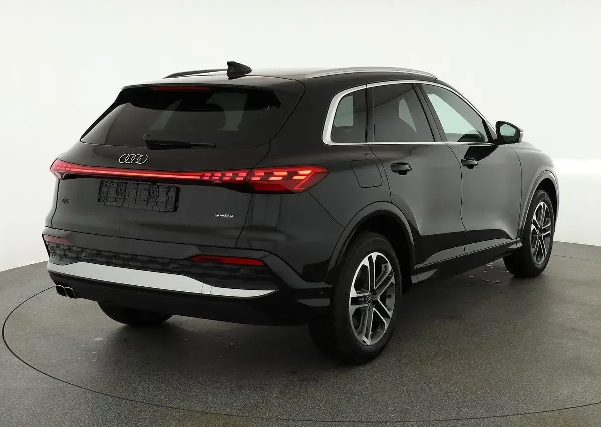 Neu Audi Q5 Ambiente 204 PS (150 kW) 2026 Mythosschwarz metallic SUV