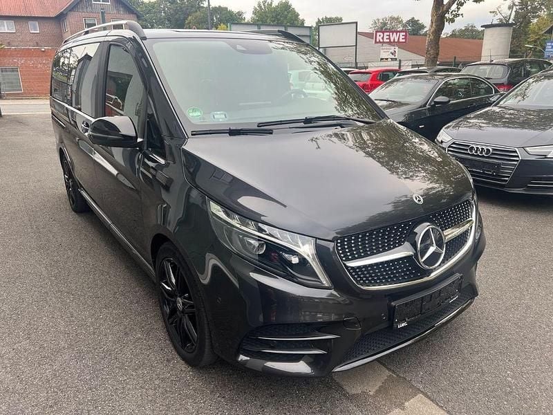 Graphitgrau Gebraucht 2022 Mercedes V300 AMG line Van / Kleinbus | 54.999 € (Superpreis) - Bild 1/4