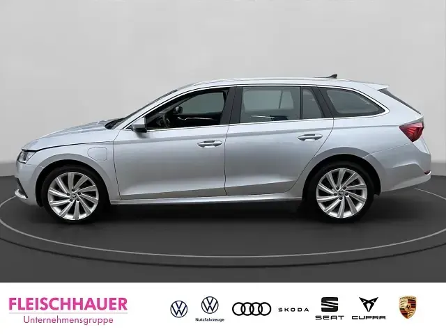 Gebraucht Skoda Octavia Style 204 PS (150 kW) 2022 Silber Kombi