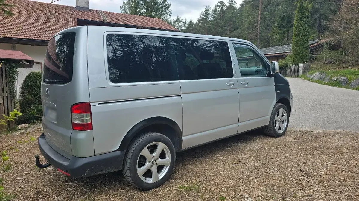 Gebraucht VW Multivan 131 PS (96 kW) 2005 Silber Van / Kleinbus