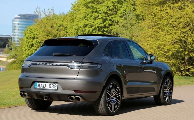 Grau Gebraucht 2016 Porsche Macan Turbo SUV | 26.400 € - Bild 1/4