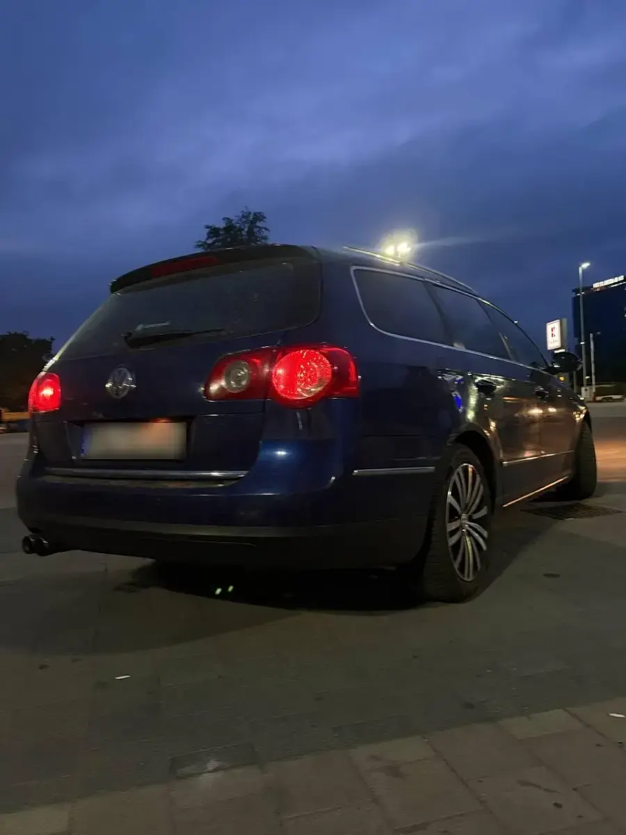 Gebraucht VW Passat 140 PS (102 kW) 2006 Blau Kombi