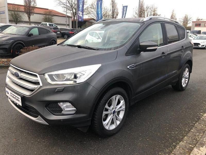 Grau Gebraucht 2017 Ford Kuga Titanium SUV | 15.990 € (Etwas zu teuer) - Bild 1/4