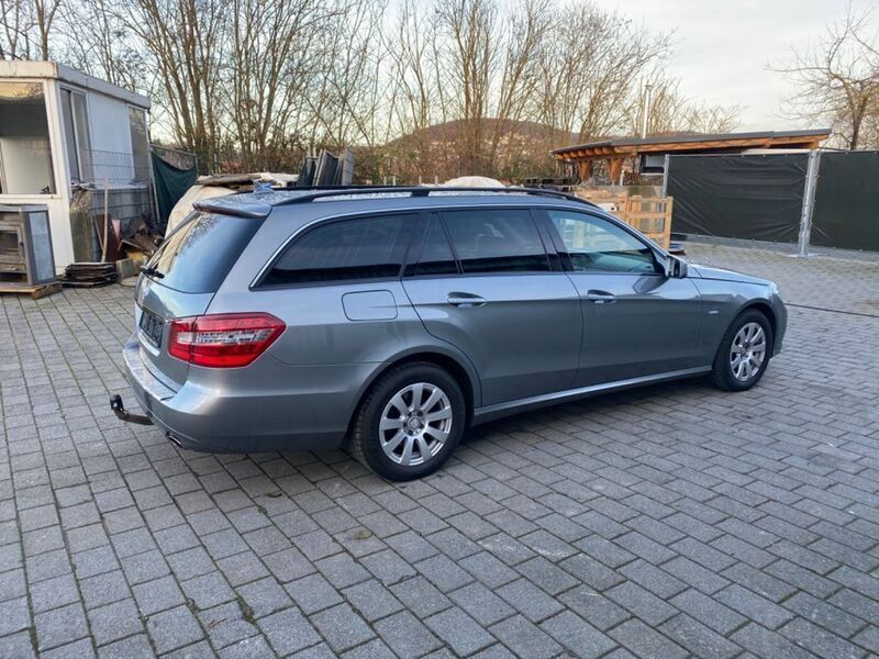 Gebraucht Mercedes E300 231 PS (169 kW) 2010 Silber Limousine