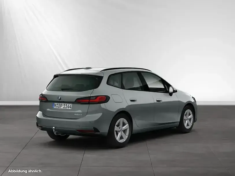 Gebraucht BMW 220 Active Tourer Efficient Dynamics 163 PS (119 kW) 2025 Skyscraper grau Van / Kleinbus