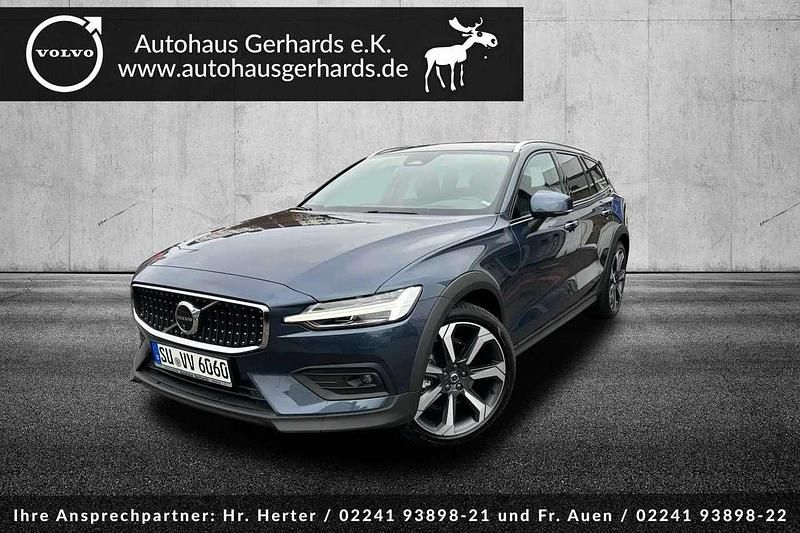 Blau Gebraucht 2024 Volvo V60 CC Ultimate Kombi | 53.999 € - Bild 1/4