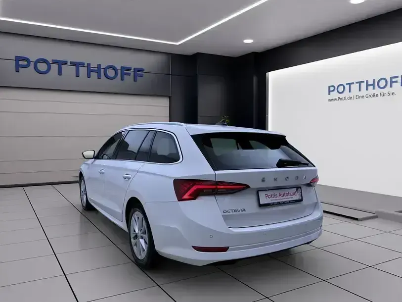 Gebraucht Skoda Octavia Style 150 PS (110 kW) 2023 Candyweiß Kombi