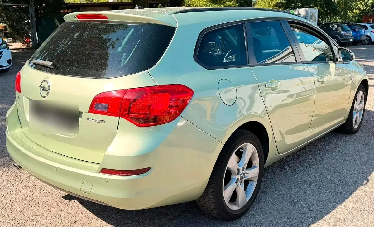Gebraucht Opel Astra 140 PS (102 kW) 2012 Kombi