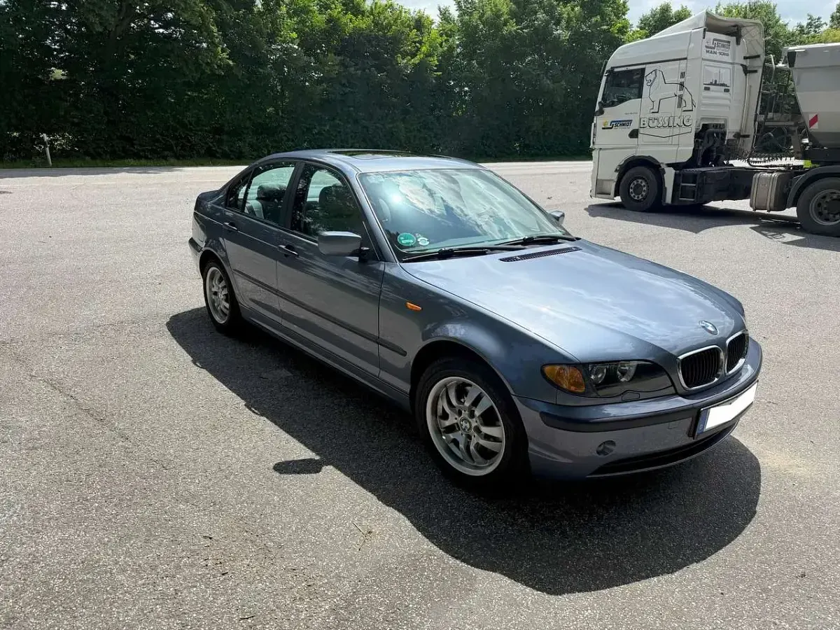Gebraucht BMW 220 150 PS (110 kW) 2002 Blau Limousine