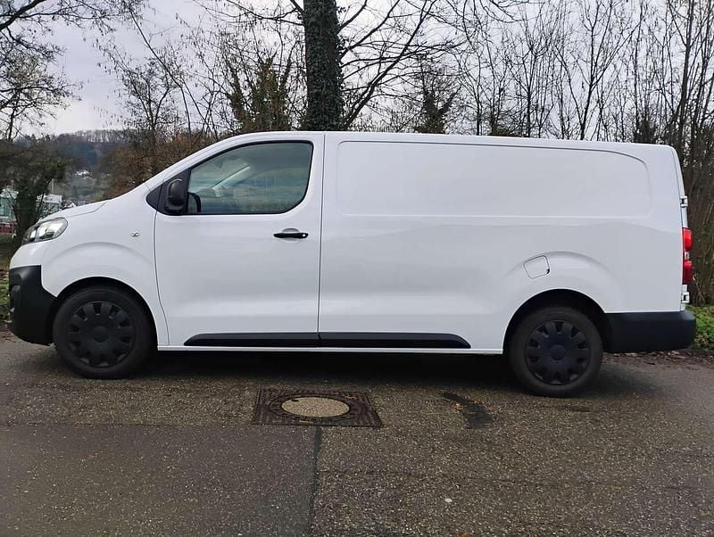 Gebraucht Opel Vivaro 144 PS (105 kW) 2022 Casabl/arctic/eisweiss/kaolin Van / Kleinbus