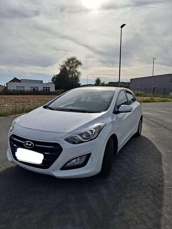 Gebraucht 2015 Hyundai i30 Classic Limousine | 6.500 € (Fairer Preis) - Bild 1/4