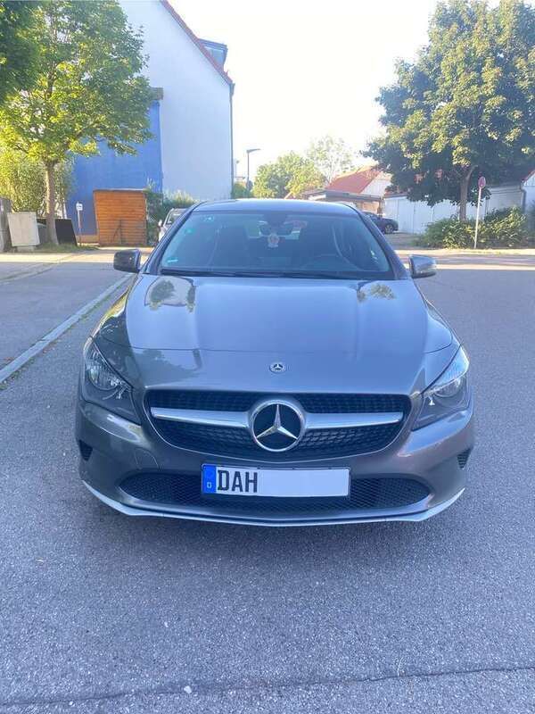 Gebraucht 2017 Mercedes CLA180 Urban Limousine | 19.000 € (Teuer) - Bild 1/4