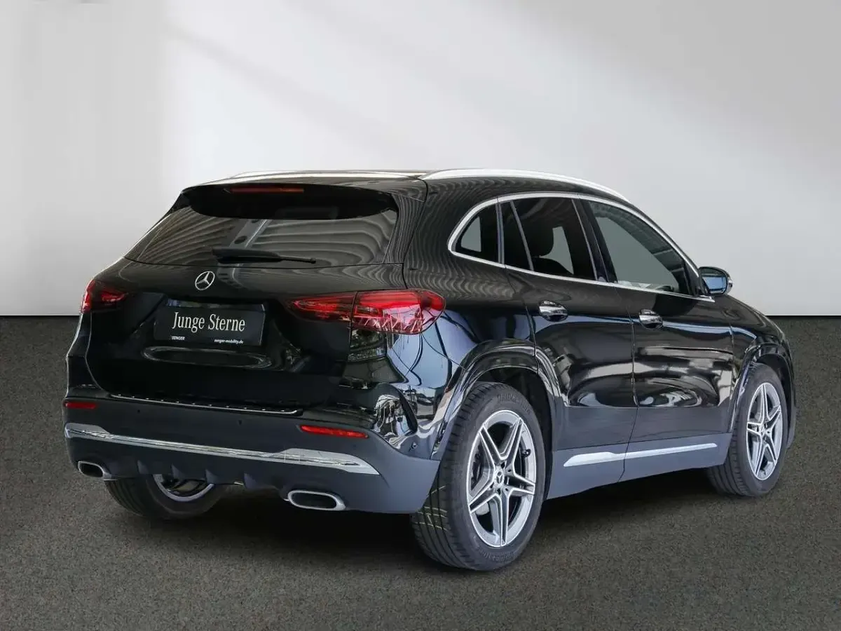 Gebraucht Mercedes GLA200 Advanced 163 PS (119 kW) 2025 Schwarz SUV