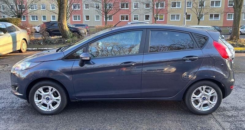 Grau Gebraucht 2013 Ford Fiesta SYNC Edition Limousine | 3.300 € (Guter Preis) - Bild 1/4
