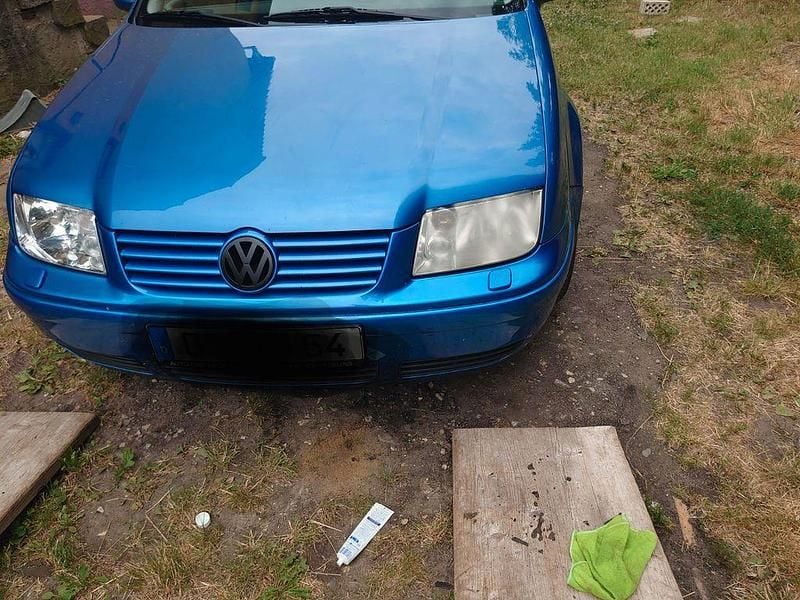 Blau Gebraucht 2001 VW Bora Basis Kombi | 550 € (Superpreis) - Bild 1/4