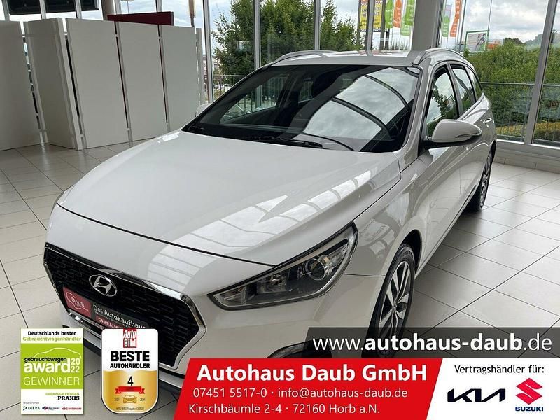 Weiss Gebraucht 2019 Hyundai i30 Trend Kombi | 14.770 € (Fairer Preis) - Bild 1/4