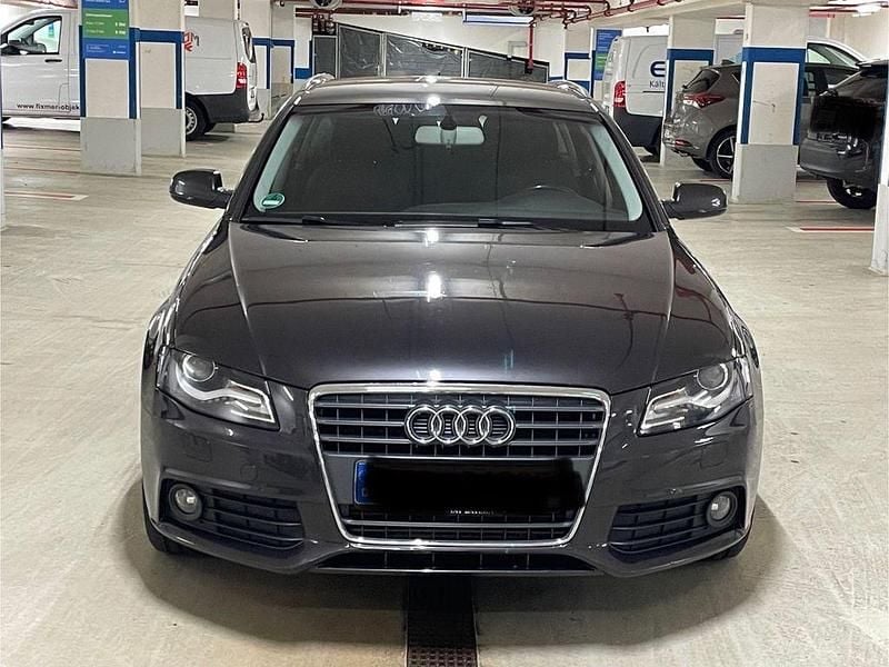 Grau Gebraucht 2011 Audi A4 Ambiente Kombi | 8.380 € (Guter Preis) - Bild 1/4
