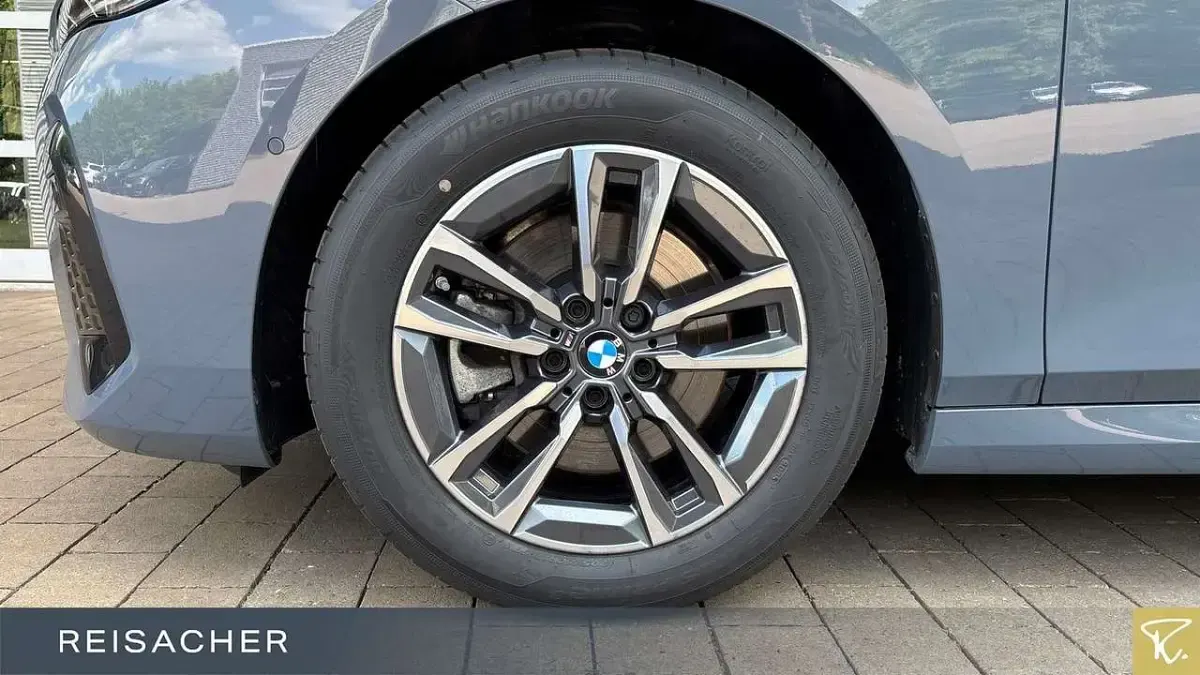 Gebraucht BMW 223 Active Tourer M Sport 204 PS (150 kW) 2025 Grau Van / Kleinbus