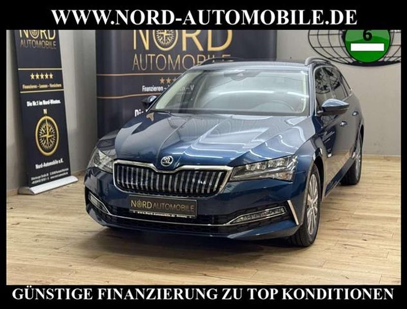 Blau Gebraucht 2022 Skoda Superb Ambition Kombi | 19.800 € (Superpreis) - Bild 1/1