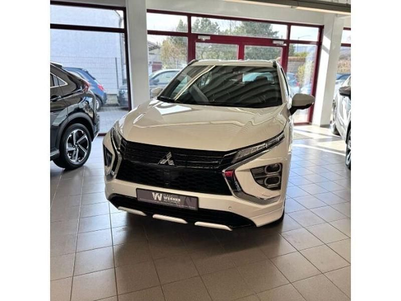 Gebraucht Mitsubishi Eclipse Cross Select 188 PS (138 kW) 2022 S) (weiss SUV