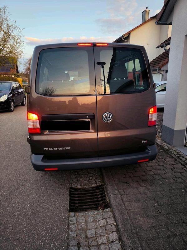 Gebraucht VW Transporter 140 PS (102 kW) 2012 Braun Van