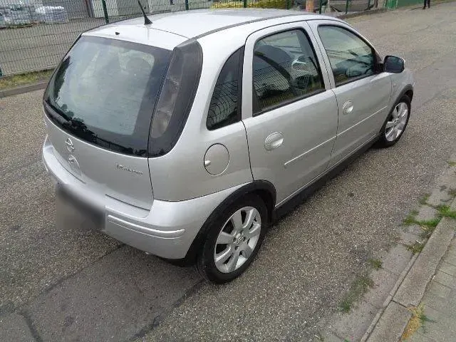 Gebraucht Opel Corsa 80 PS (58 kW) 2005 Silber Kleinwagen