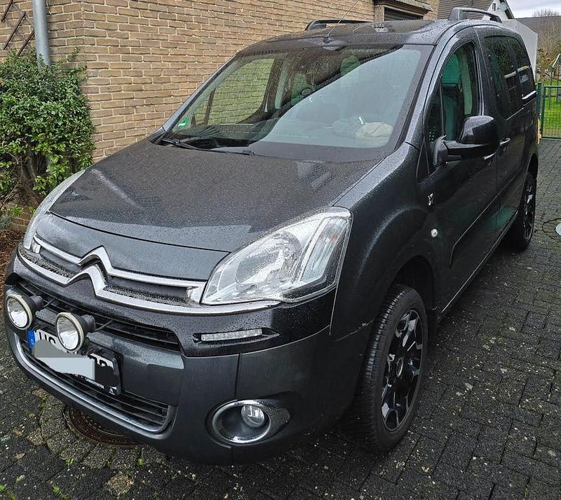 Gebraucht Citroën Berlingo Tendance 92 PS (67 kW) 2015 Grau Van / Kleinbus