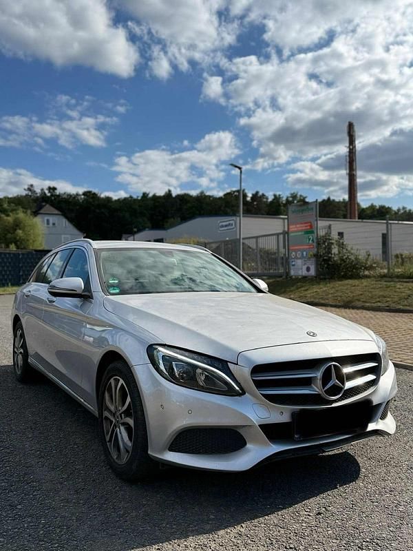 Grau Gebraucht 2018 Mercedes C250 Kombi | 11.999 € (Superpreis) - Bild 1/4