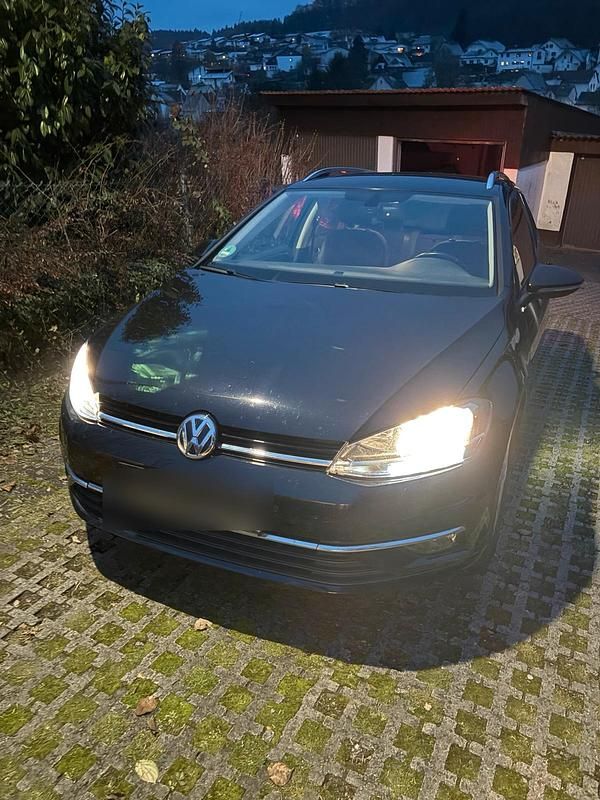Schwarz Gebraucht 2019 VW Golf VII Kombi | 9.800 € (Guter Preis) - Bild 1/4