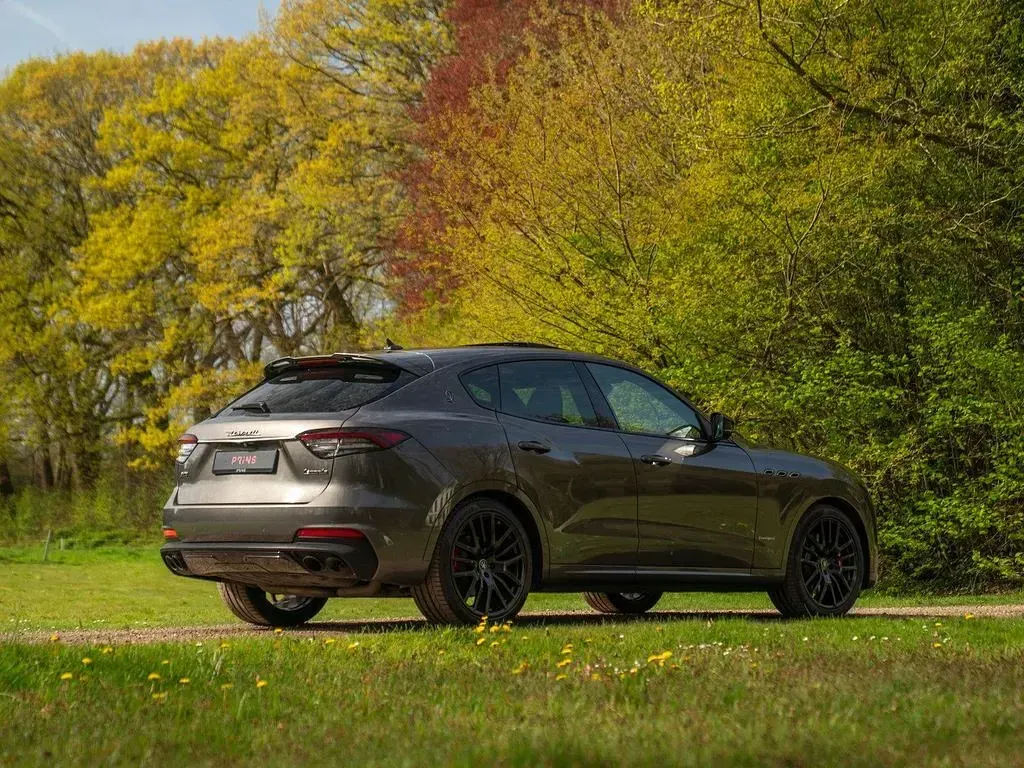 Usata Maserati Levante 430 CV (316 kW) 2021 Grigio SUV