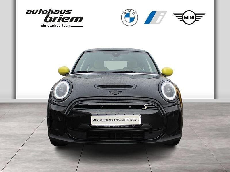 Gebraucht Mini Cooper SE Hatch 135 kW (184 PS) 2023 Schwarz Kleinwagen