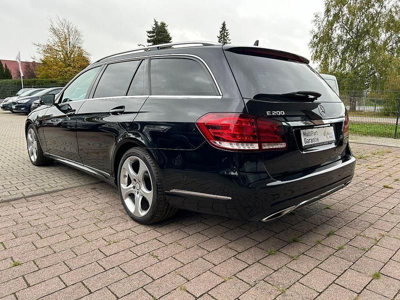Second-hand Mercedes E200 184 CP (135 kW) 2015 Negru Break