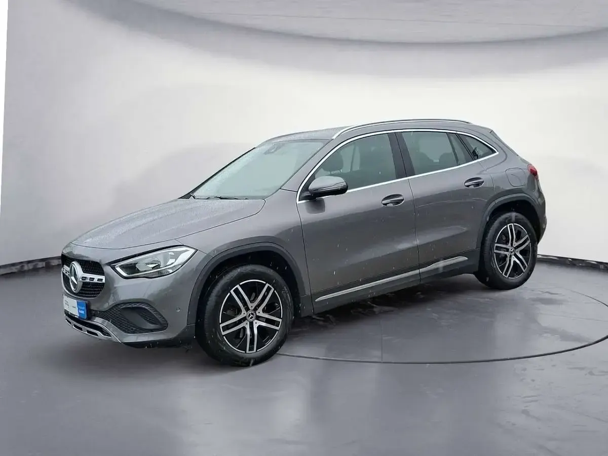 Gebraucht Mercedes GLA200 163 PS (119 kW) 2021 Grau SUV