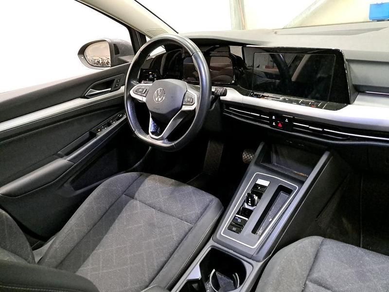 Gebraucht VW Golf VIII 110 PS (80 kW) 2023 Grau Limousine