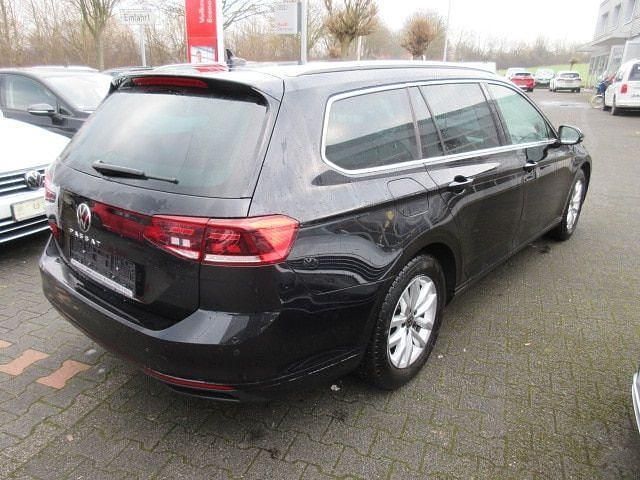 Gebraucht VW Passat Business 150 PS (110 kW) 2023 Deep black (metallic) Kombi