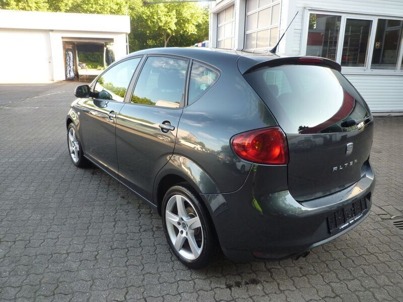 Gebraucht Seat Altea Stylance 140 PS (102 kW) 2012 Grau Van / Kleinbus